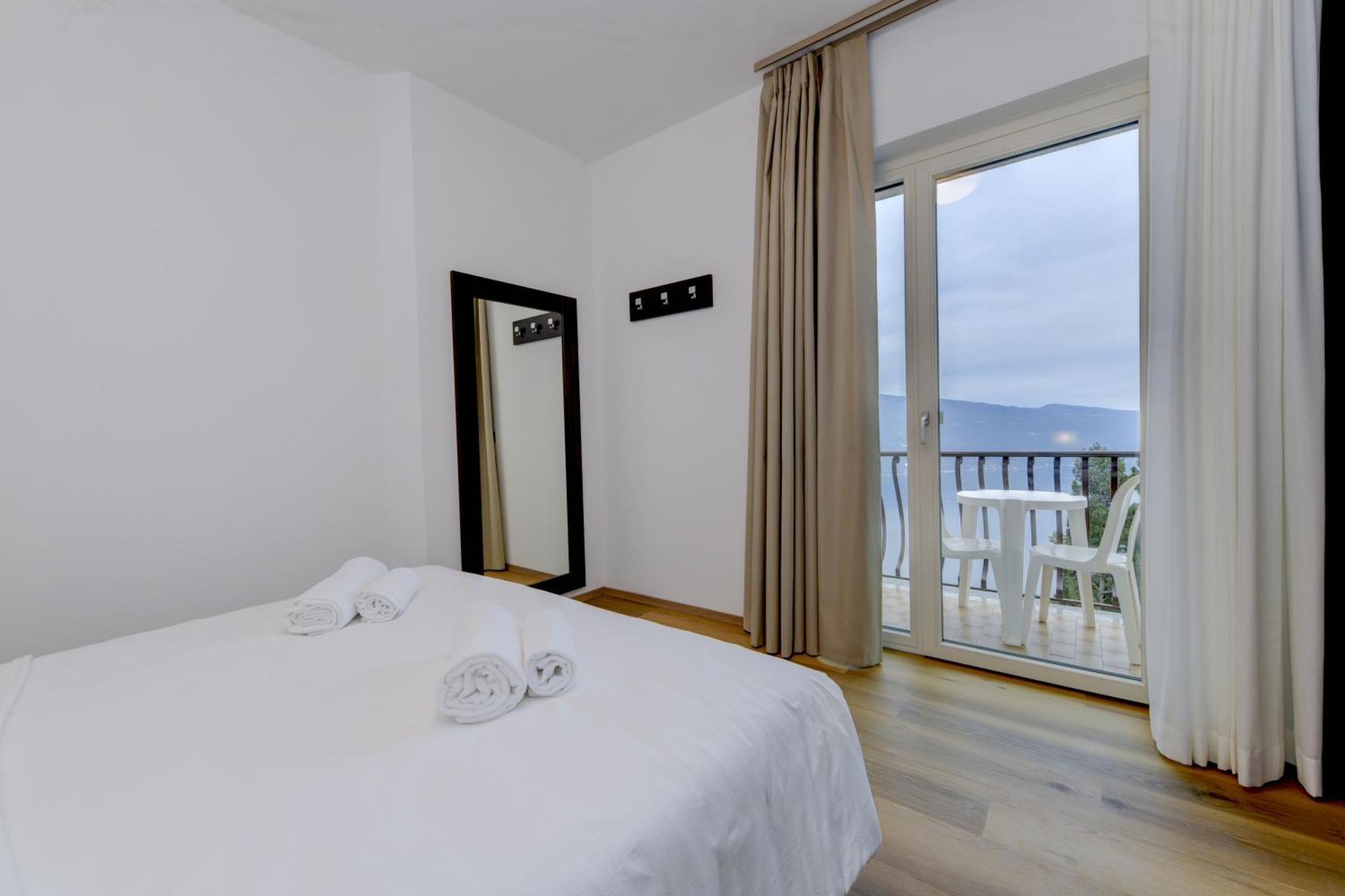 Hotel Bellavista Tignale Ngoại thất bức ảnh