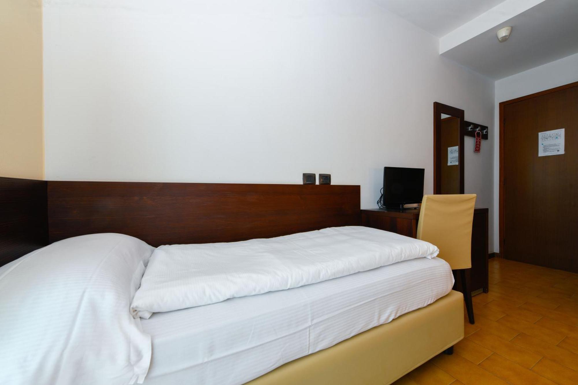 Hotel Bellavista Tignale Ngoại thất bức ảnh