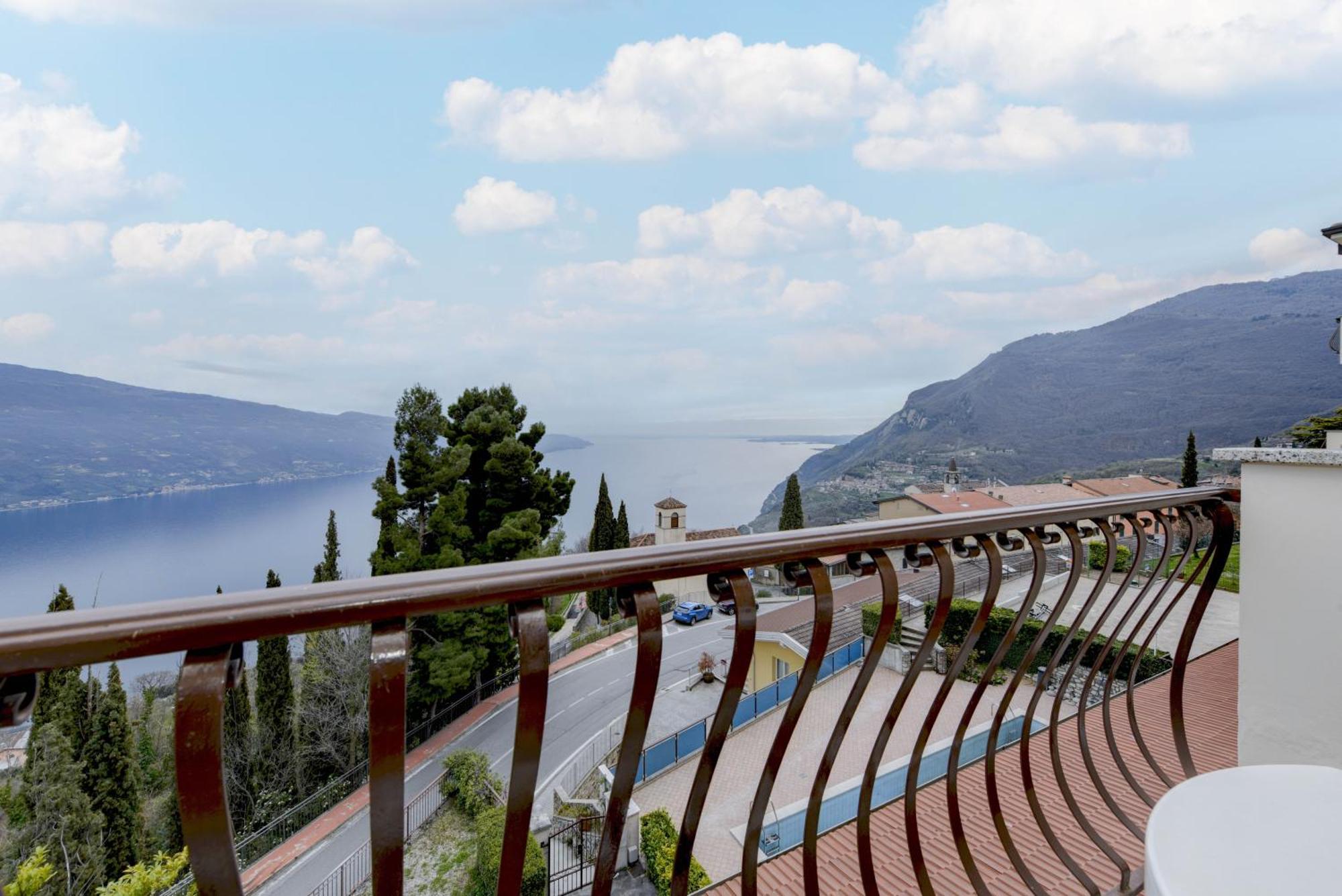 Hotel Bellavista Tignale Ngoại thất bức ảnh