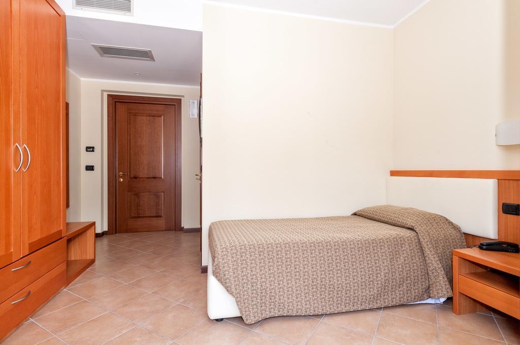 Hotel Bellavista Tignale Ngoại thất bức ảnh